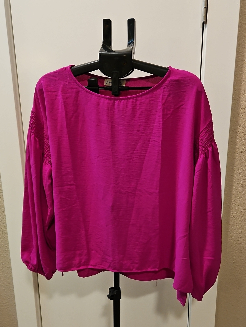 She + Sky Fuchsia Balloon Sleeve Blouse